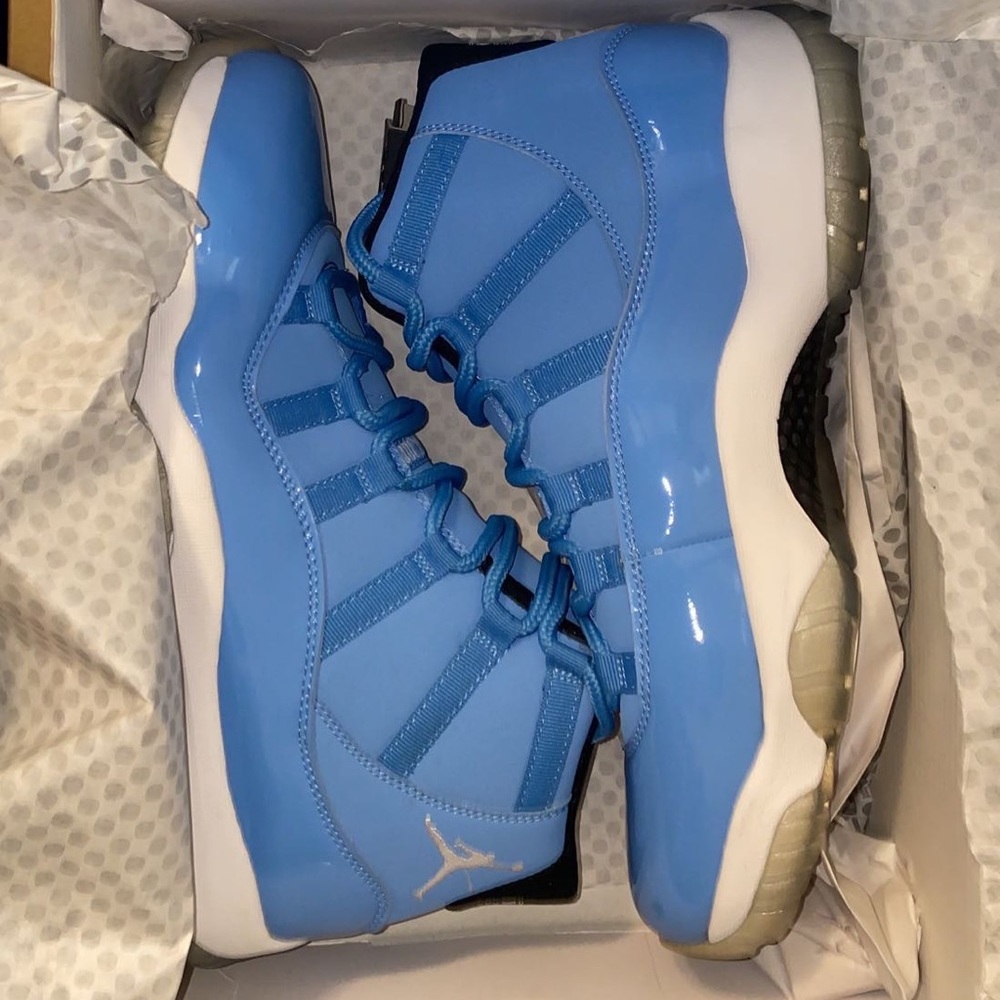 DS Pantone 11 W/ special box!